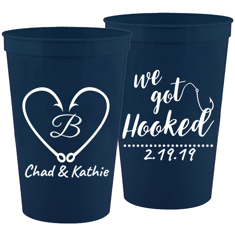 Wedding 003 - We Got Hooked Heart - 16 oz Plastic Cups